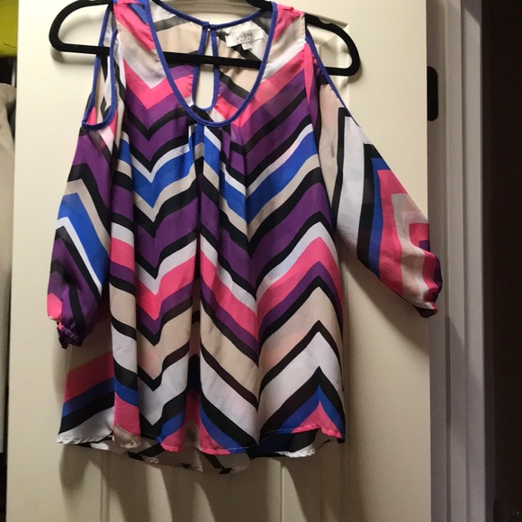 Long sleeve Open shoulder blouse - Picture 1 of 1